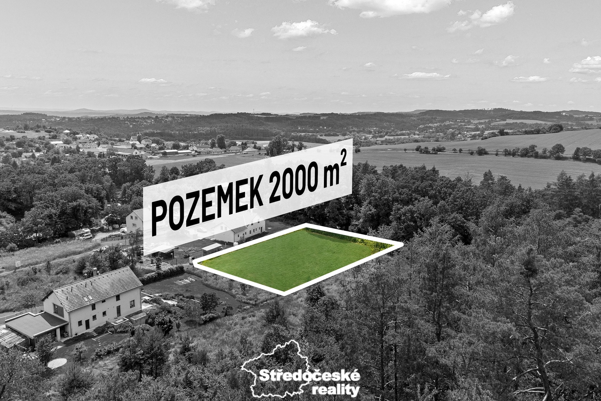 pohled na pozemek a okolí z dronu