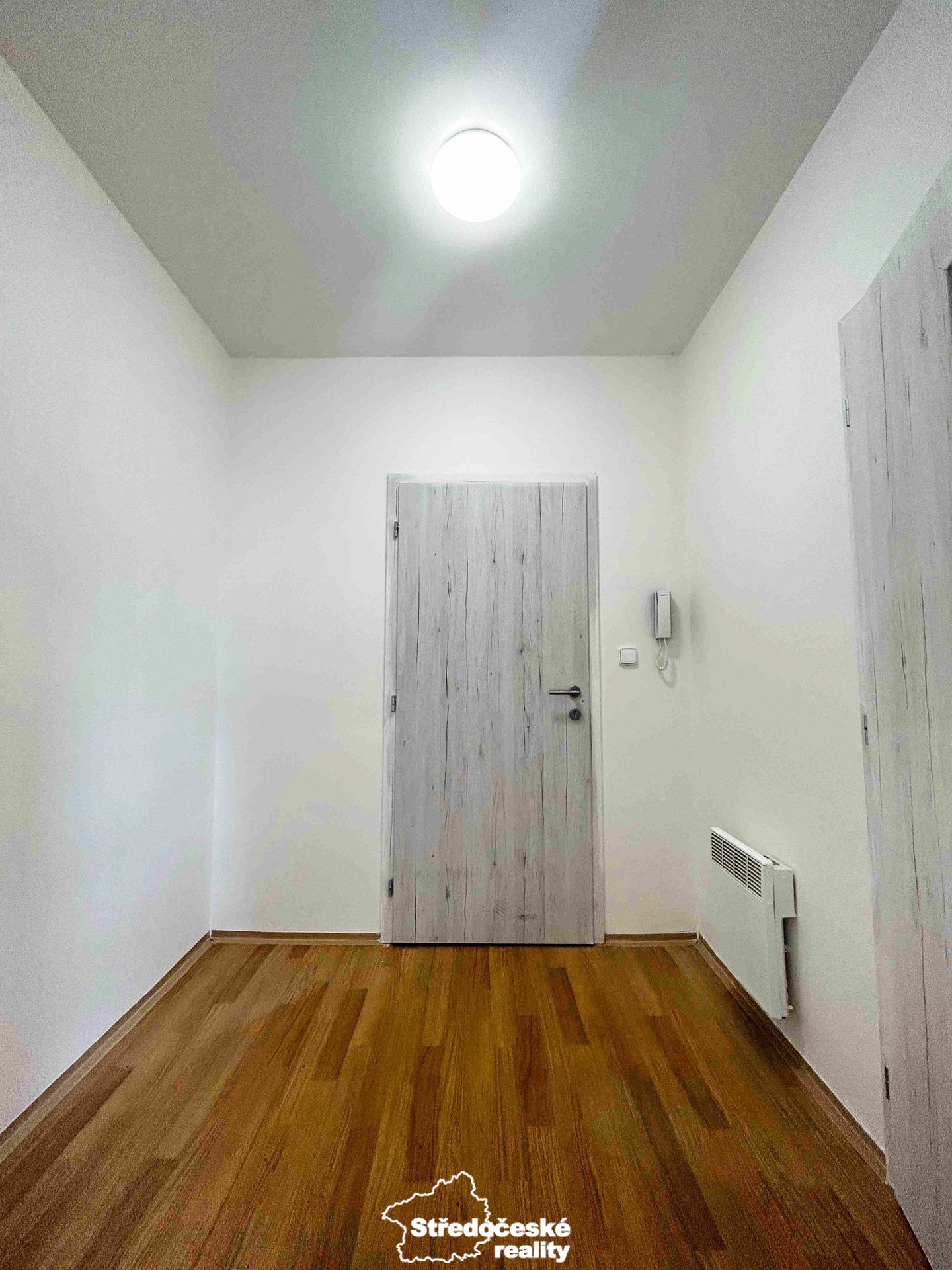 aktuální stav - chodba, byt 3 Fanda
