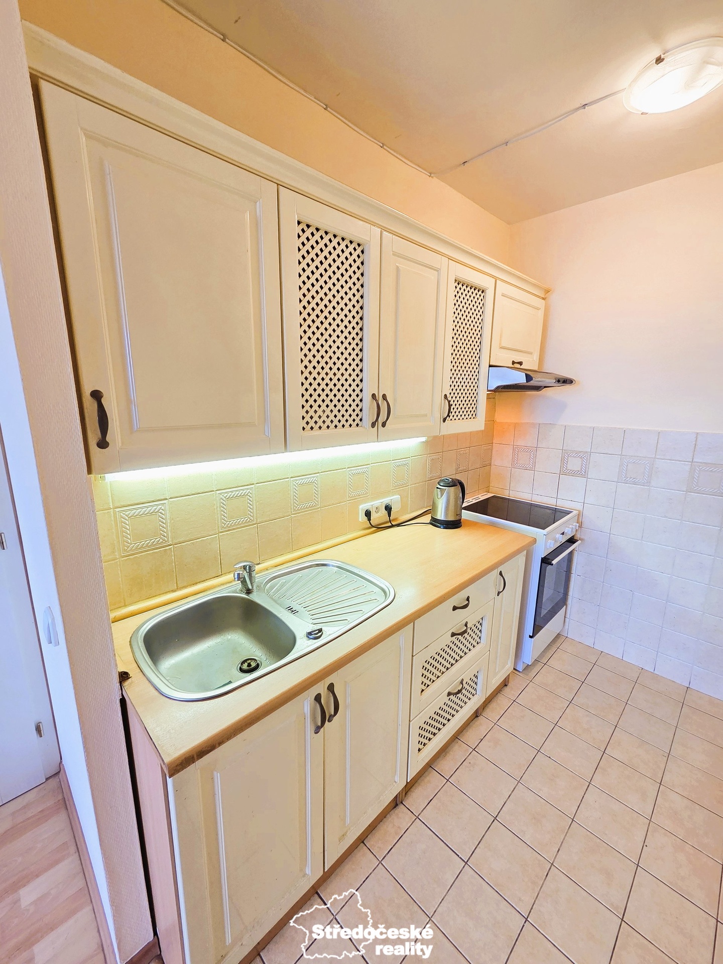 Levá strana kuchyně