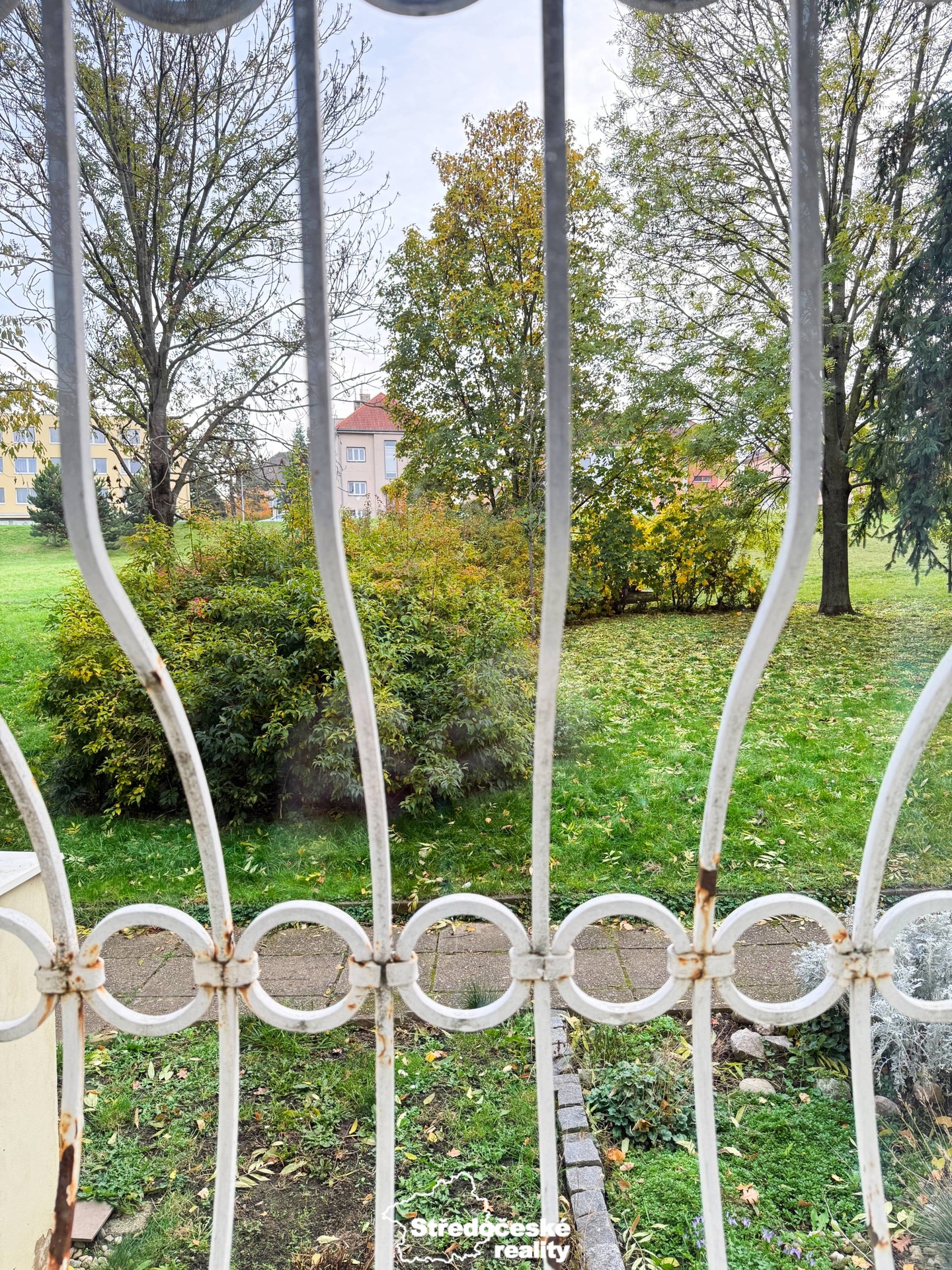 okna oby?vací pokoj mři?z?e