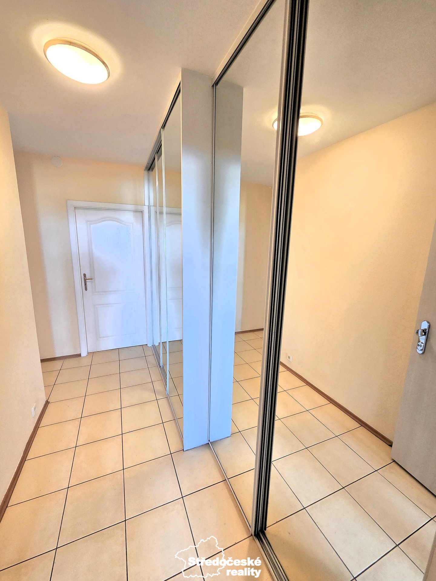 Vestavěné skříně