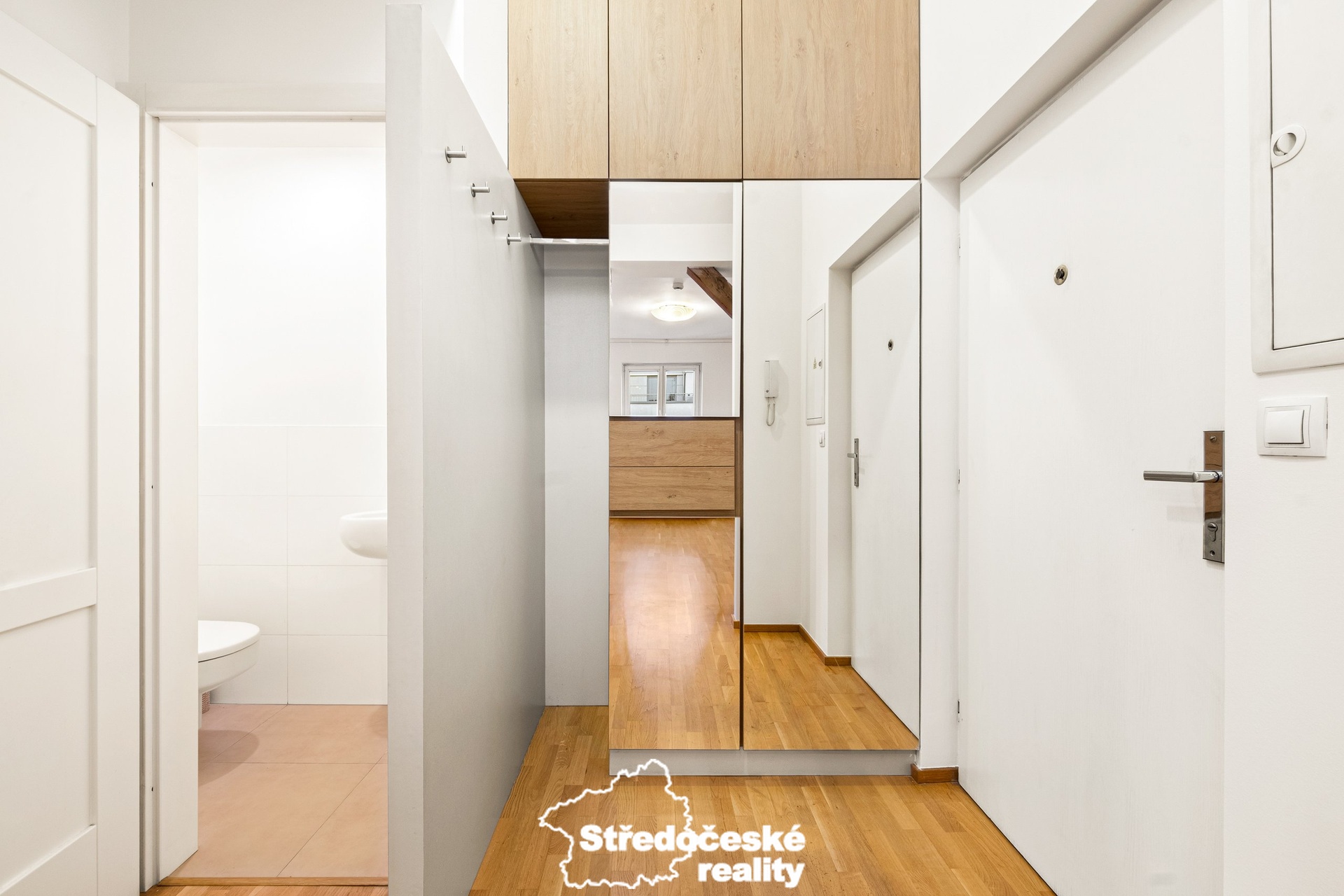 Vestavěné skříně