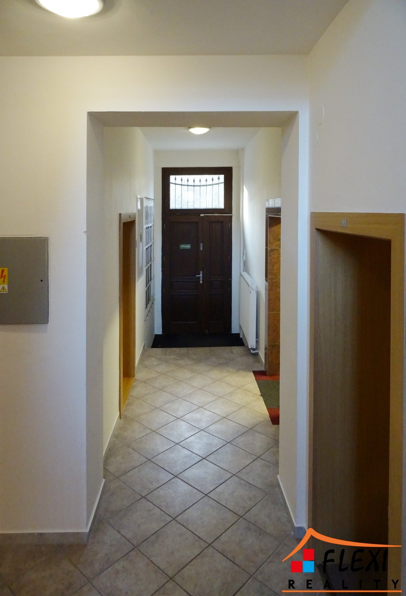 pronajem-komercniho-prostoru-334-m2-ul-hradni-slez