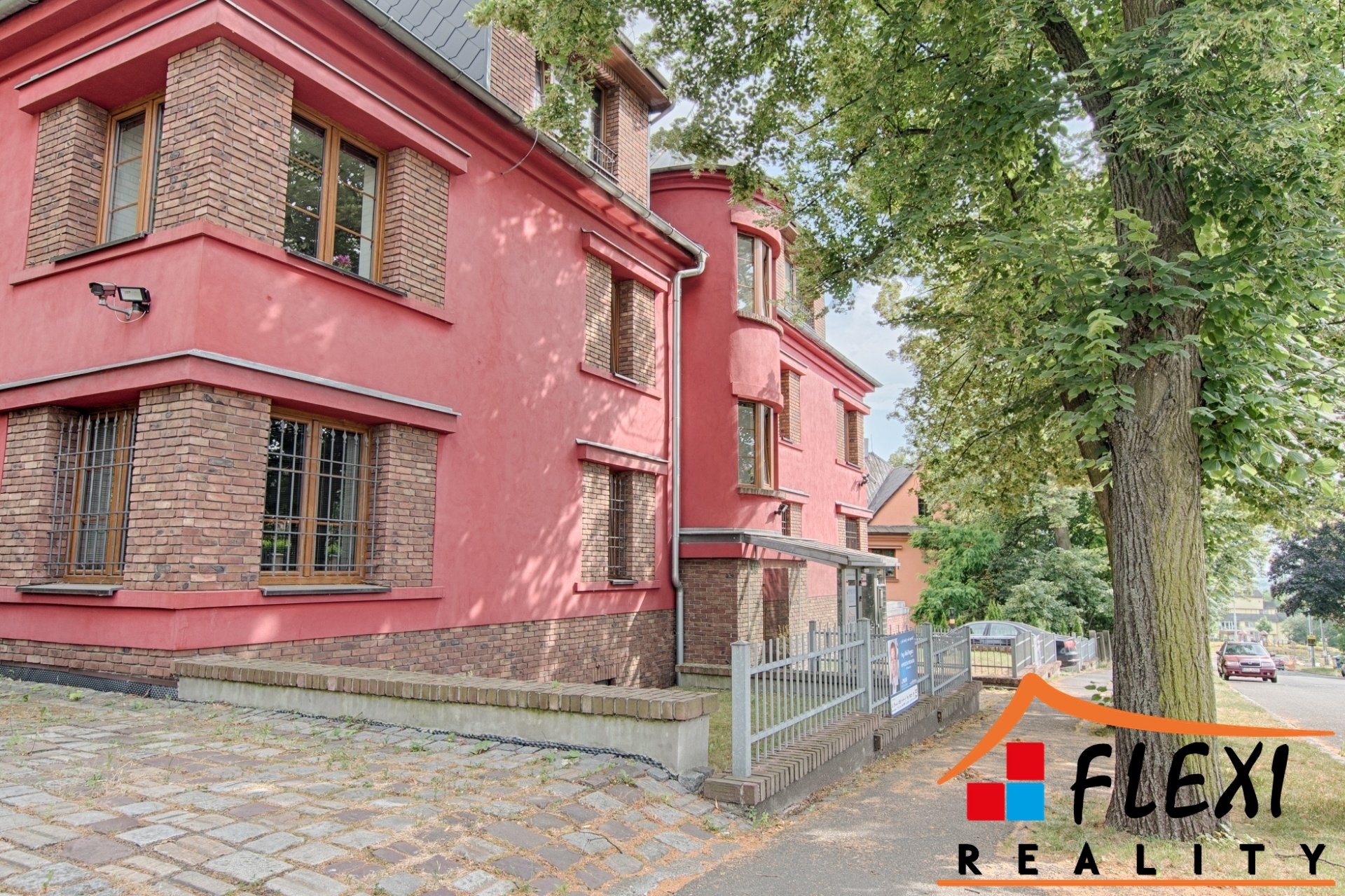 pronajem-vyjimecneho-bytu-3-kk-142-m2-2-koupelny-n