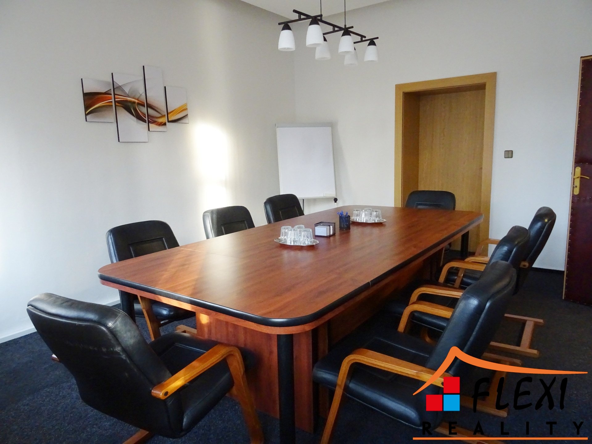 pronajem-komercniho-prostoru-334-m2-ul-hradni-slez