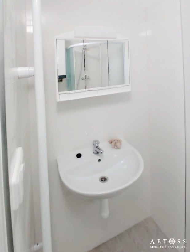 c3325668-192a-49a4-9324-34e663ba1e5e