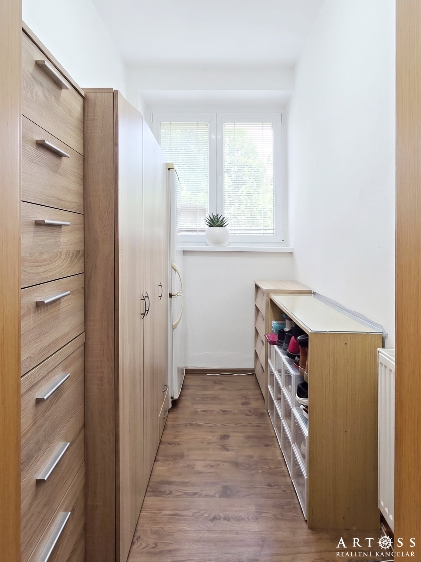 Pronájem bytu 3+kk s parkovacím místem a skladem v