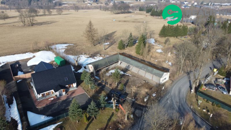 pozemek s objektem na rekonstrukci s projektem Mníšek