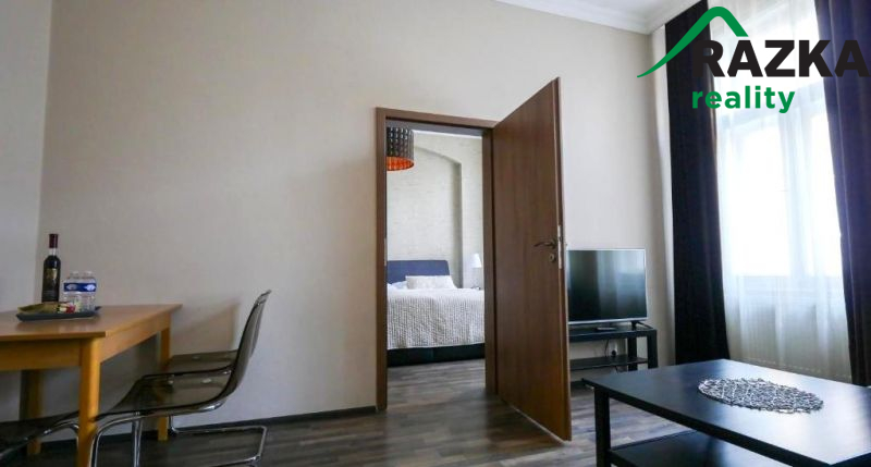 Prodej apartmánového domu s kavárnou - (celek nebo jednotky)