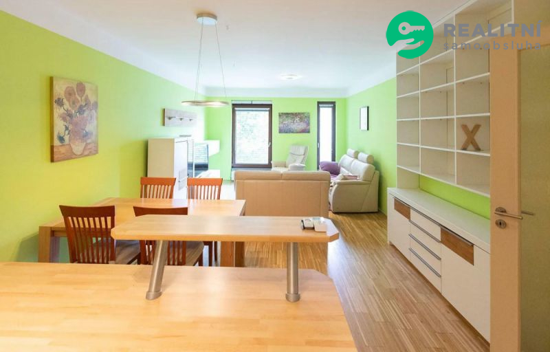 Pronájem bytu 2+kk 80 m² Rohanské nábřeží, Praha