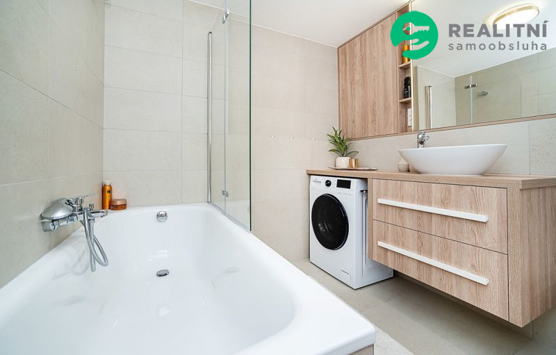 Byt 1+kk,  Šenácká, Praha 4, 37m2