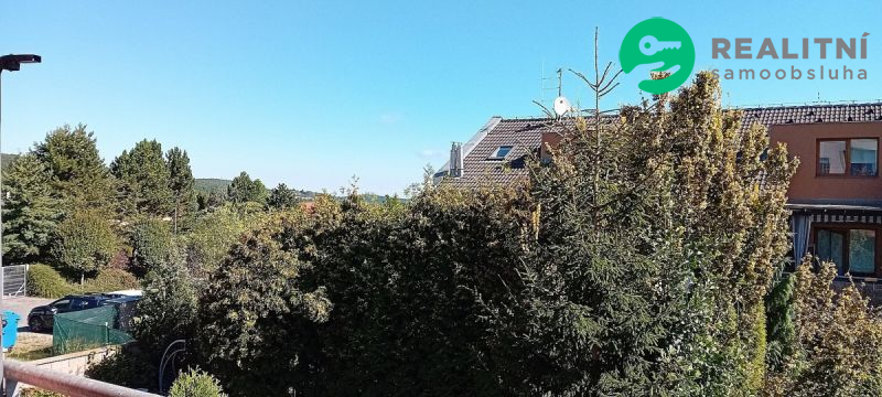 Moderní dvoupatrový byt v kouzelné lokalitě. 4+kk v Řitce, která sousedí s CHKO Brdy