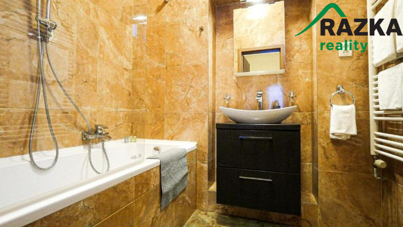 Prodej apartmánového domu s kavárnou - (celek nebo jednotky)