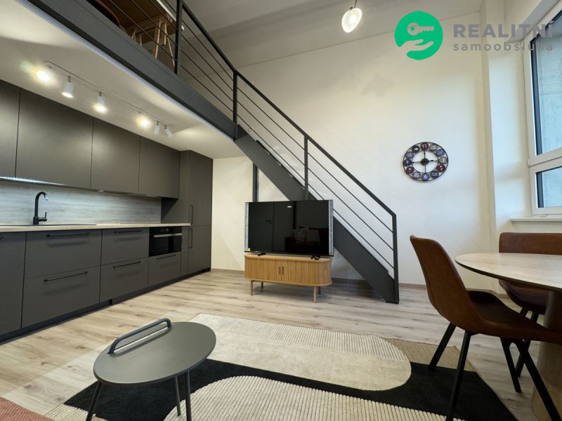 Stylový loft 2+kk po designové rekonstrukci na Kubánském náměstí