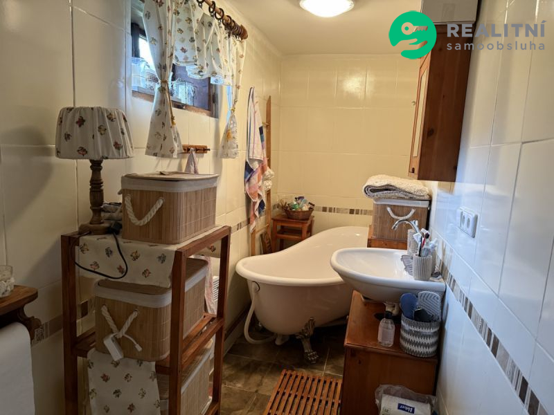 Prodej krásné roubené chalupy v obci Běchary