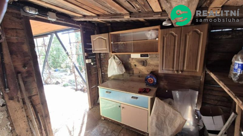 Zděná chata s krbem, studnou, Moravská Třebová