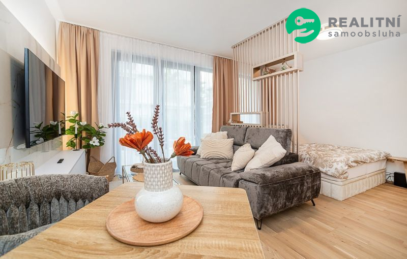 Byt 1+kk,  Šenácká, Praha 4, 37m2