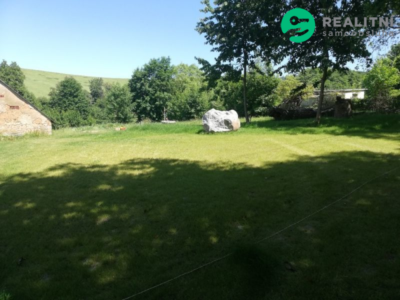 Stavební pozemek v okolí Klatov cca 950 m2