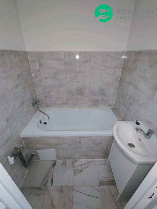 3+1, 63m2, nový byt po reko - Bílina