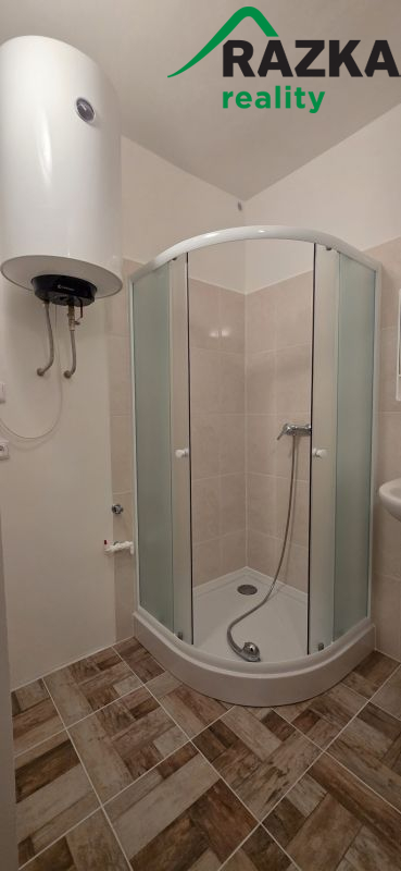 Byt 2+1 s lodžií (64 m2) Chodová Planá, Sídliště Lučina