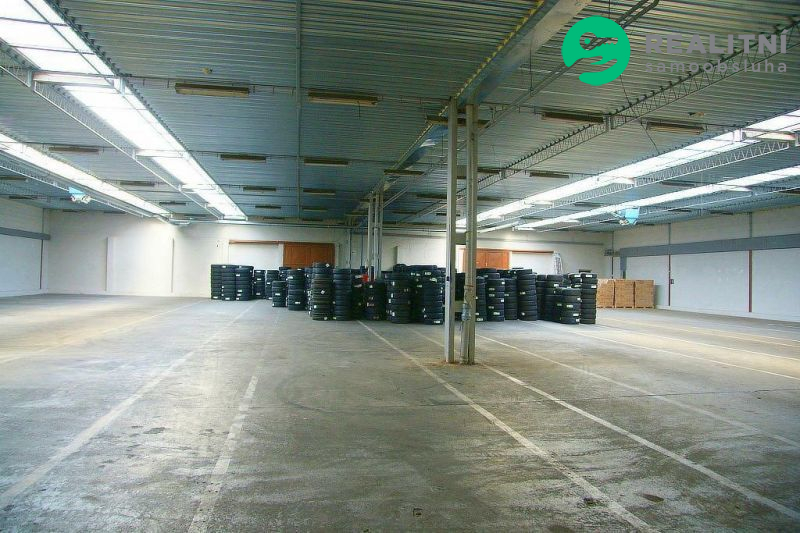 Nájem skladu 432 m2, pozemky, temperovaný, ÚVALY u