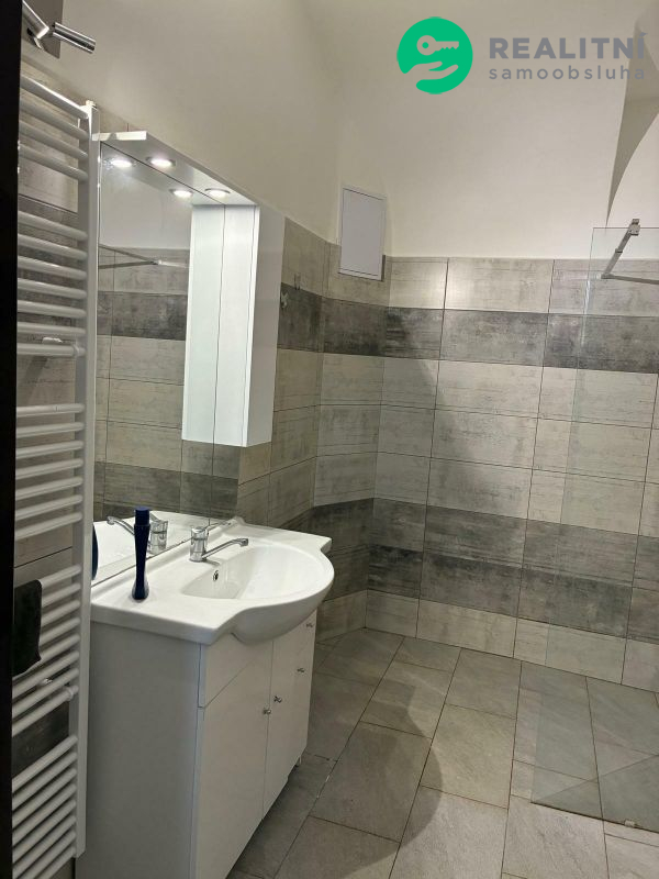 Byt 2+1, 90m2, Svrkyně, Praha západ