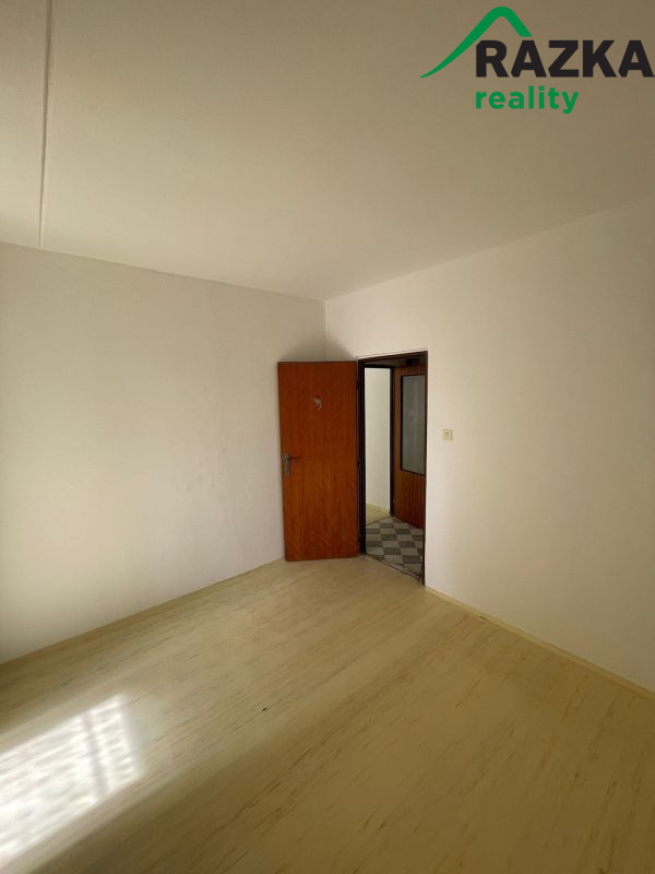 Pronájem bytu 2+1(64m2), Chodová Planá