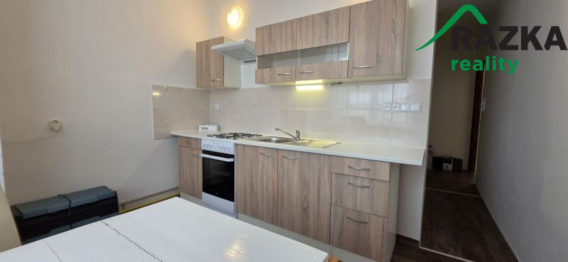 Byt 2+1 s lodžií (64 m2) Chodová Planá, Sídliště Lučina