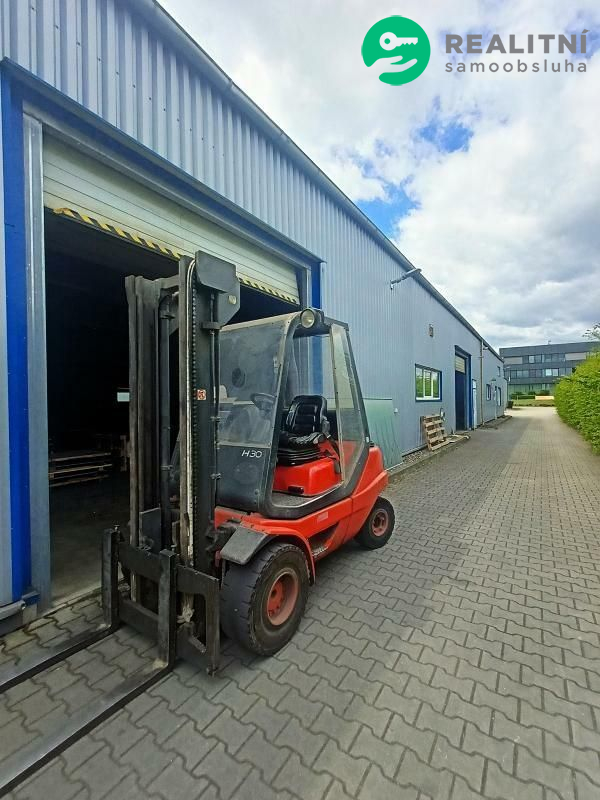 Nájem haly 900 m2, moderní kanceláře, u RUDNÉ, Praha západ