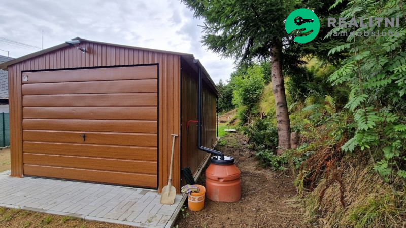 Zastavitelný pozemek v Krásné Lípě 887 m&sup2;.