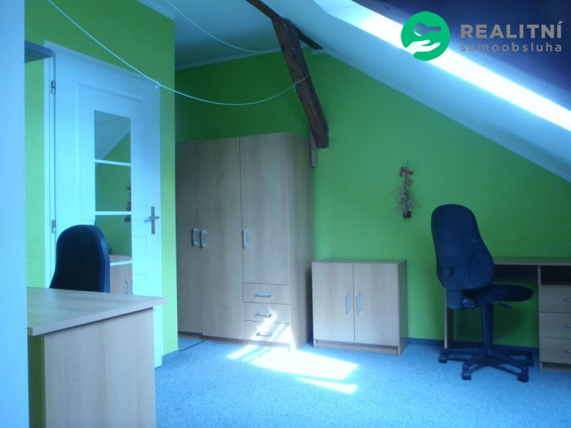 uzamykatelný pokoj v ubytovacím RD