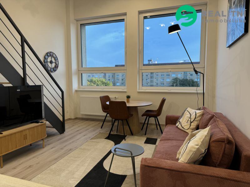 Stylový loft 2+kk po designové rekonstrukci na Kubánském náměstí