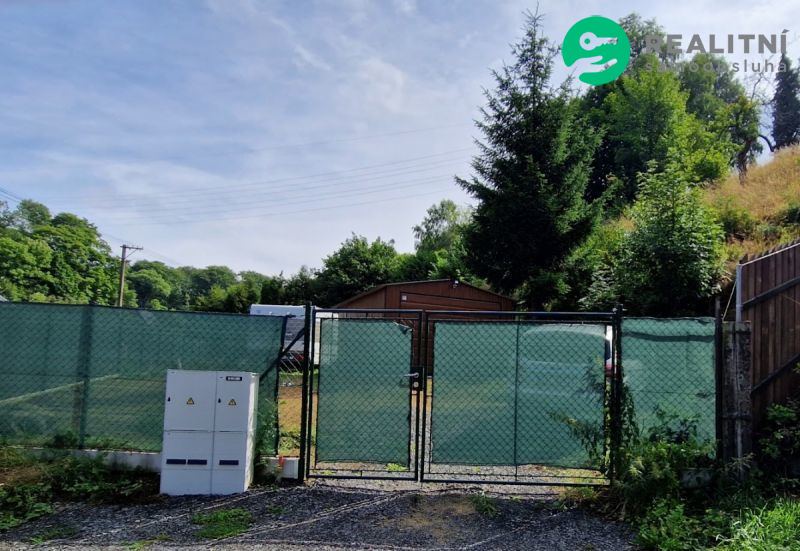 Zastavitelný pozemek v Krásné Lípě 887 m&sup2;.