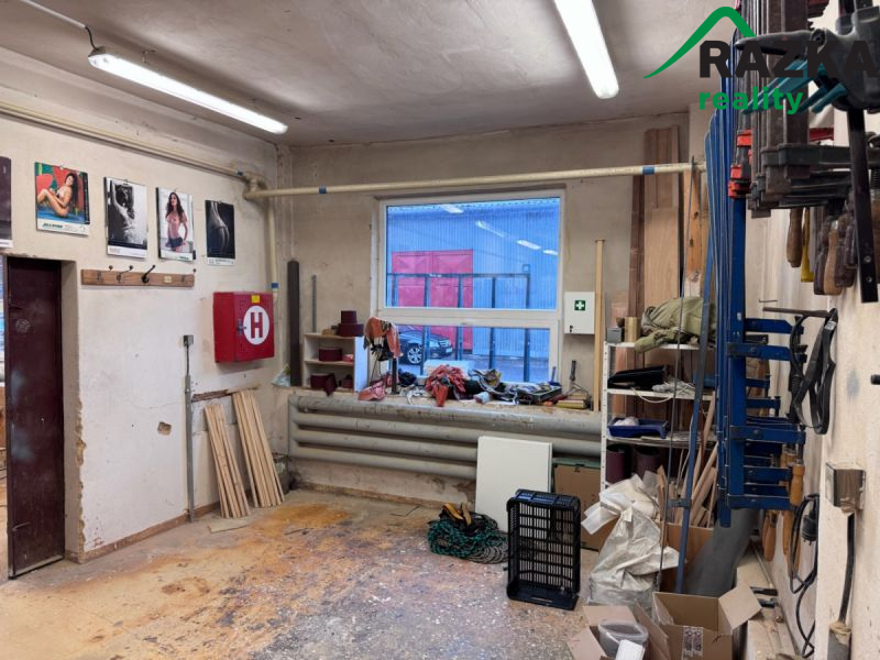 Pronájem zavedené  truhlárny Bor u Tachova ( 280m2