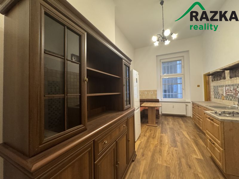 Prodej bytu 2+1(83m2), Karlovy Vary, ul. T.G.M.