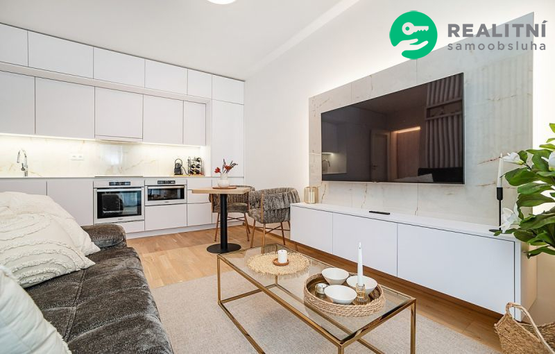 Byt 1+kk,  Šenácká, Praha 4, 37m2