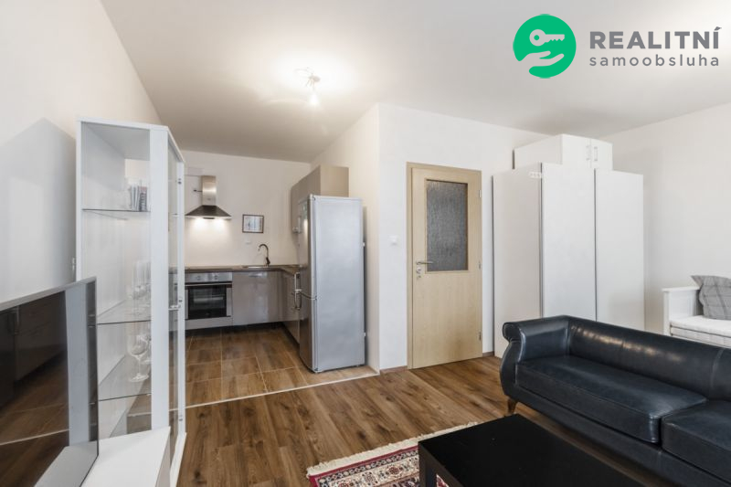 Krásný byt 1+kk, Klecany, Praha