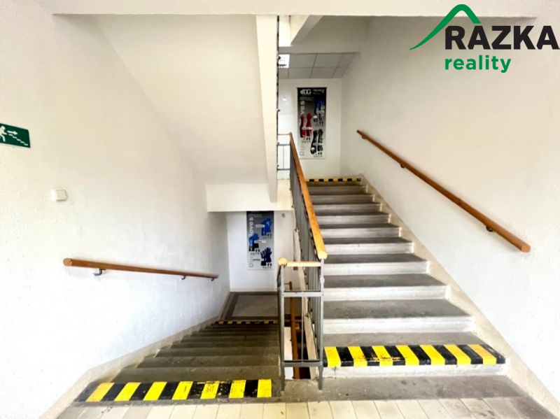 Komerční prostory (sklad, výroba) v Tachově, ul. Školní