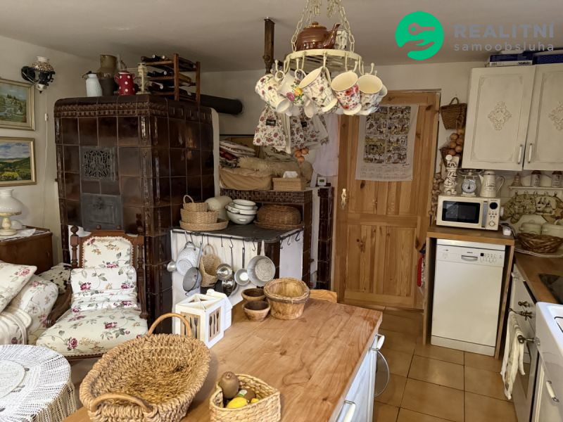 Prodej krásné roubené chalupy v obci Běchary