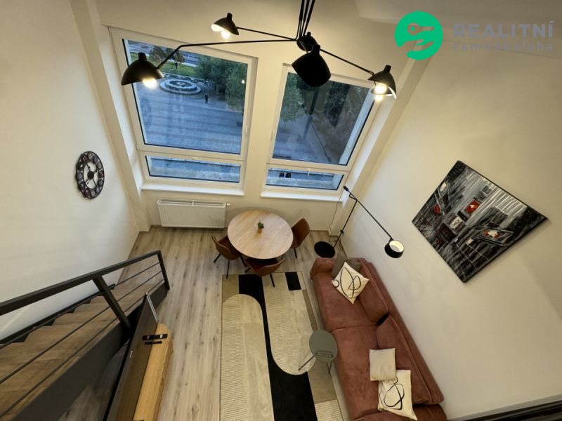 Stylový loft 2+kk po designové rekonstrukci na Kubánském náměstí