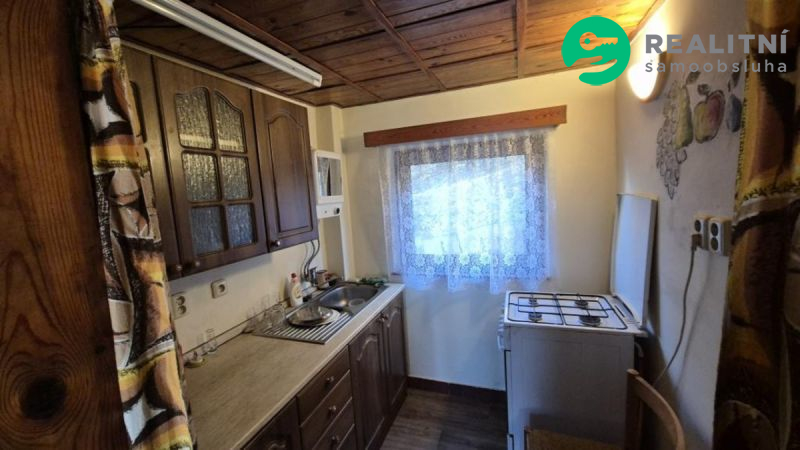 Zděná chata s krbem, studnou, Moravská Třebová