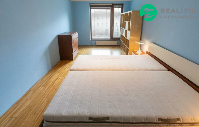 Pronájem bytu 2+kk 80 m² Rohanské nábřeží, Praha