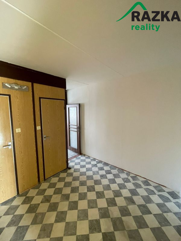 Pronájem bytu 2+1(64m2), Chodová Planá