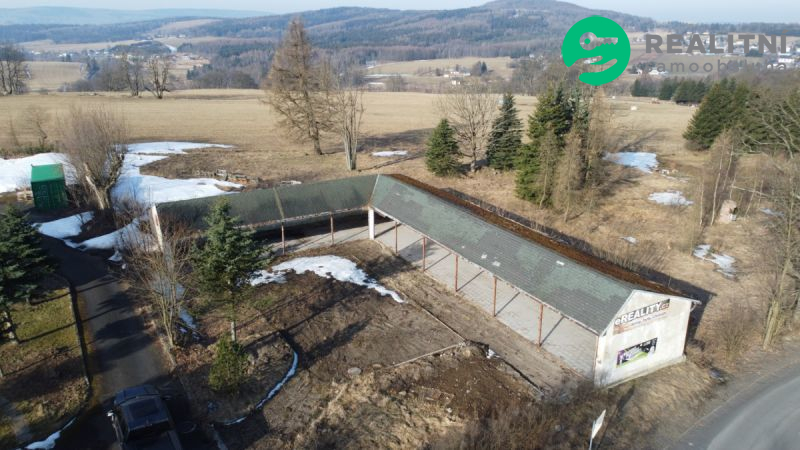 pozemek s objektem na rekonstrukci s projektem Mníšek