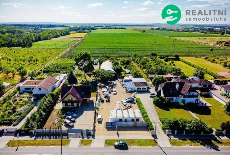 „Prostorný stavební pozemek 2 670 m² s mobiln