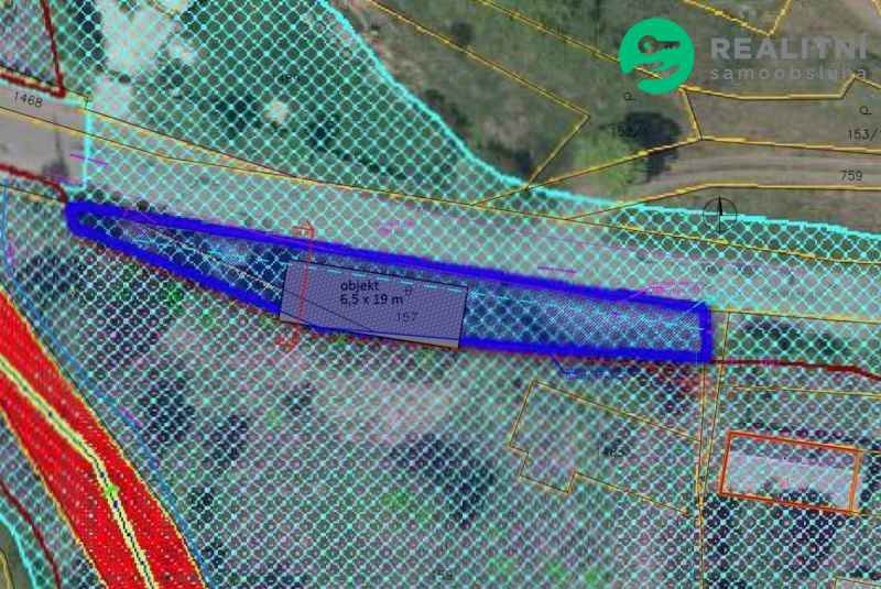 Rovinatá stavební parcela cca 350 m2 s rozlehlou z
