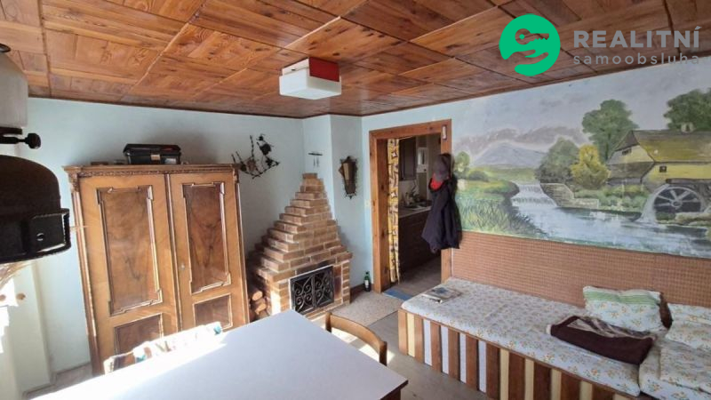 Zděná chata s krbem, studnou, Moravská Třebová