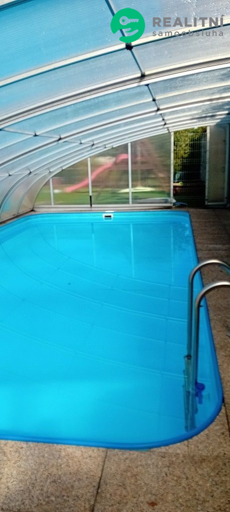 Moderní dvoupatrový byt v kouzelné lokalitě. 4+kk v Řitce, která sousedí s CHKO Brdy