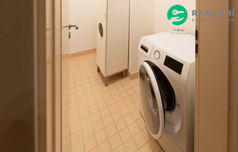 Pronájem bytu 2+kk 80 m² Rohanské nábřeží, Praha
