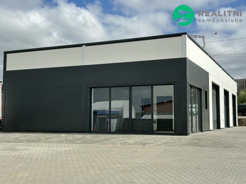Novostavba haly, pozemek 3000m2, 8km od Brna, u D1